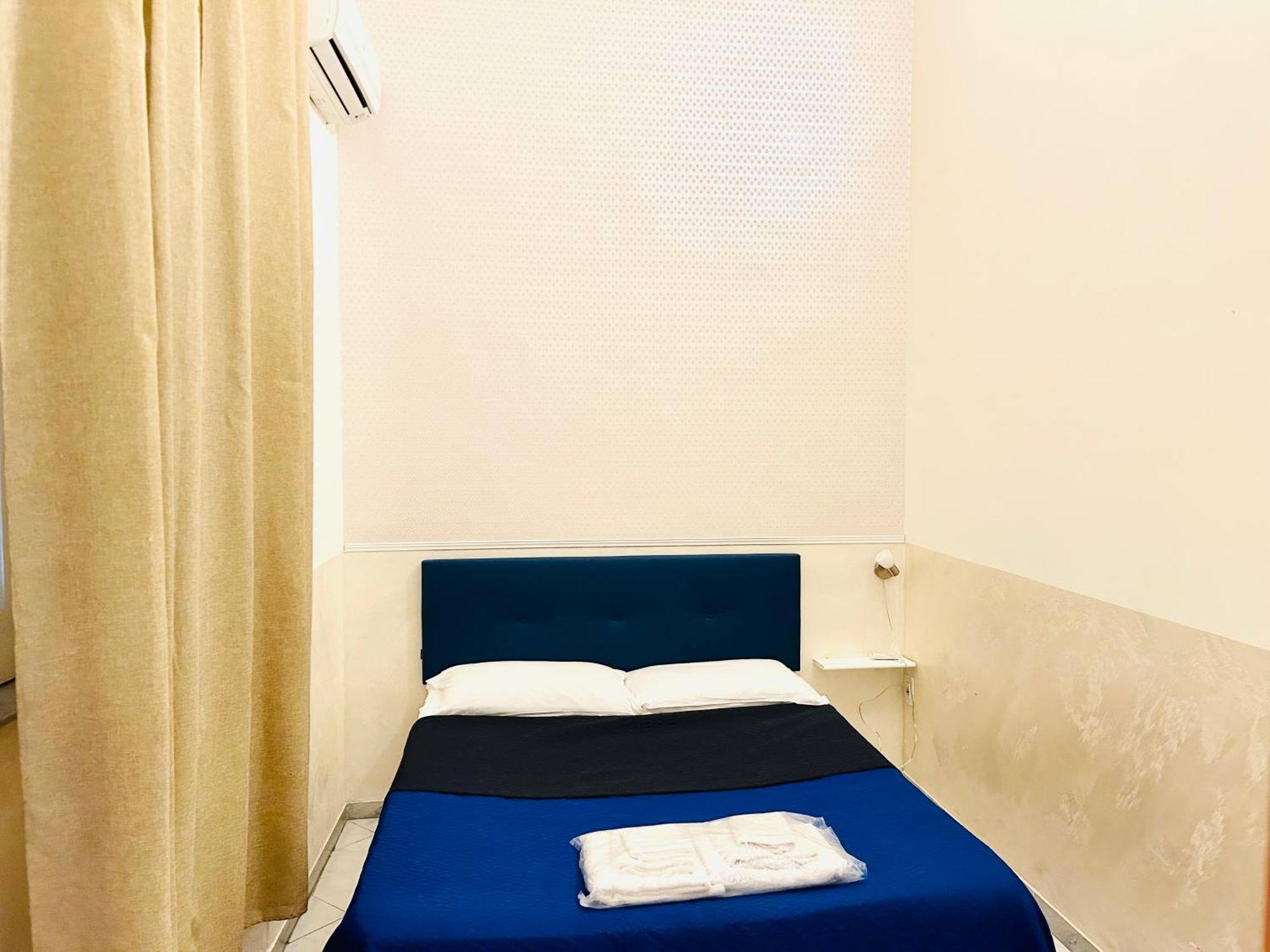 Flyresidence Garibaldi Naples Exterior photo